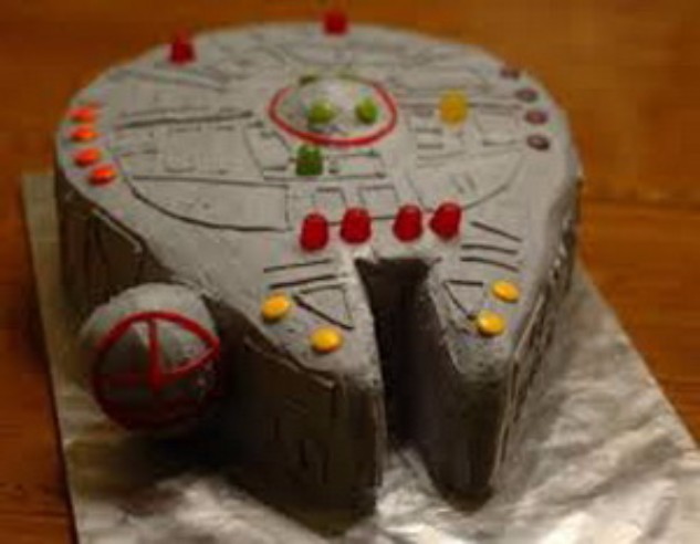 Image Source: https://ideascake.files.wordpress.com/2014/02/millennium-falcon-birthday-cake-star-wars.jpg
