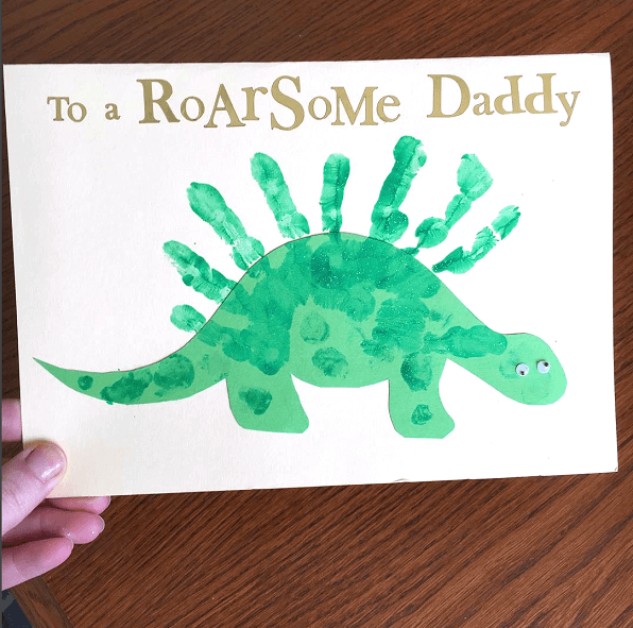 https://spaceshipsandlaserbeams.com/wp-content/uploads/2016/05/17-Handprint-Dinosaur-Father%E2%80%99s-Day-Card.png