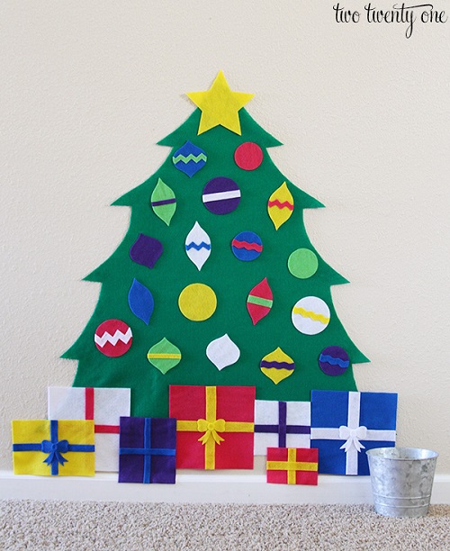 https://www.twotwentyone.net/wp-content/uploads/2015/11/kid-felt-christmas-tree.jpg